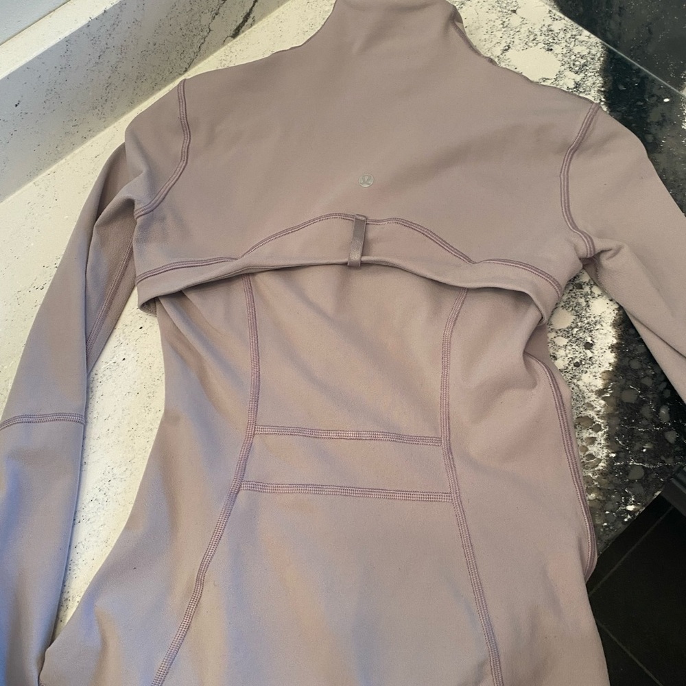 Lululemon size 4 define jacket. Gently used in a very good condition.